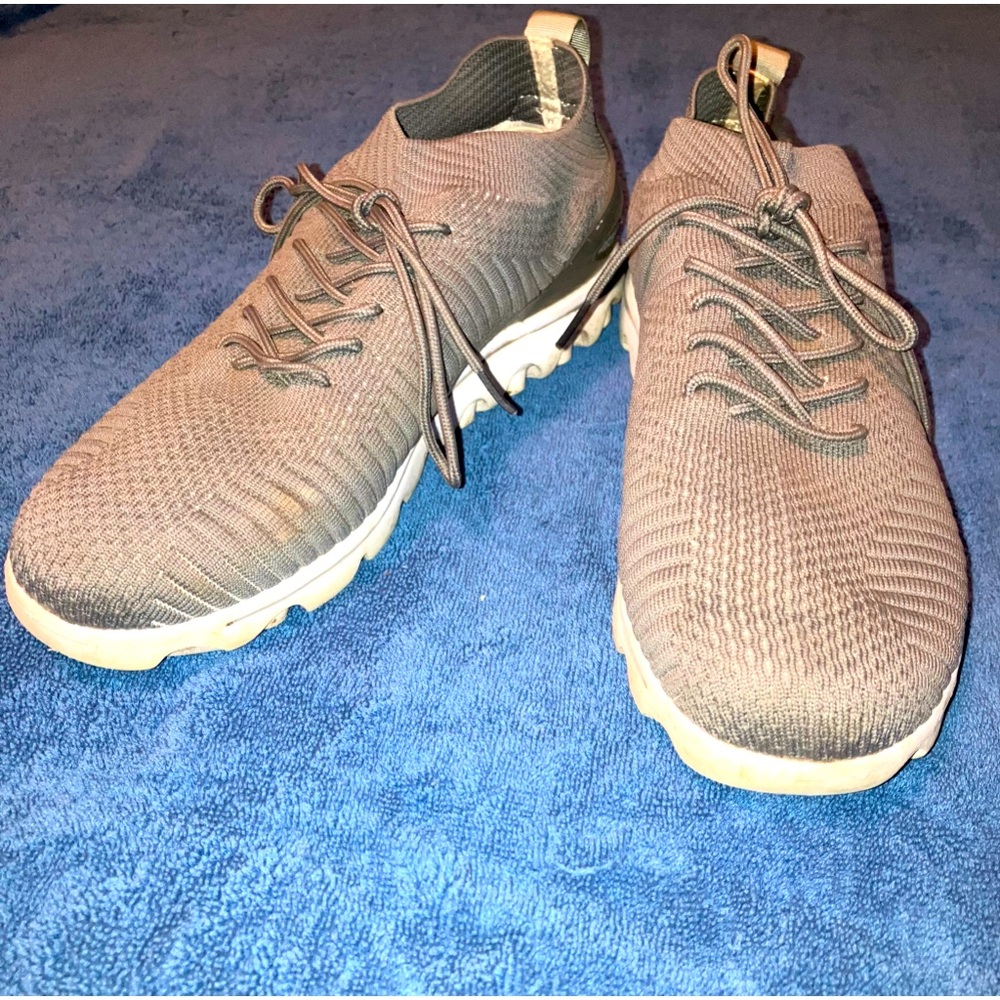 Pull-On Stretch Sneakers - Picture 1 of 8